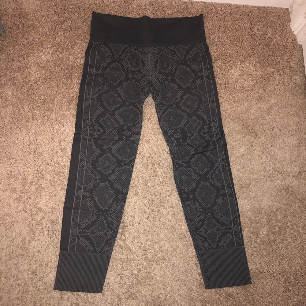 Snakeskin lululemon leggings